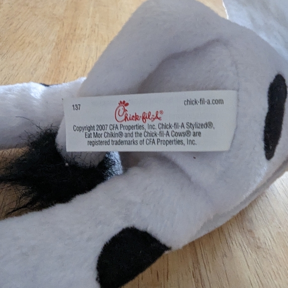 2005 Chick Fil A Cow Eat Mor Chikin More Chicken 8” Plush Stuffed Animal - Picture 3 of 6